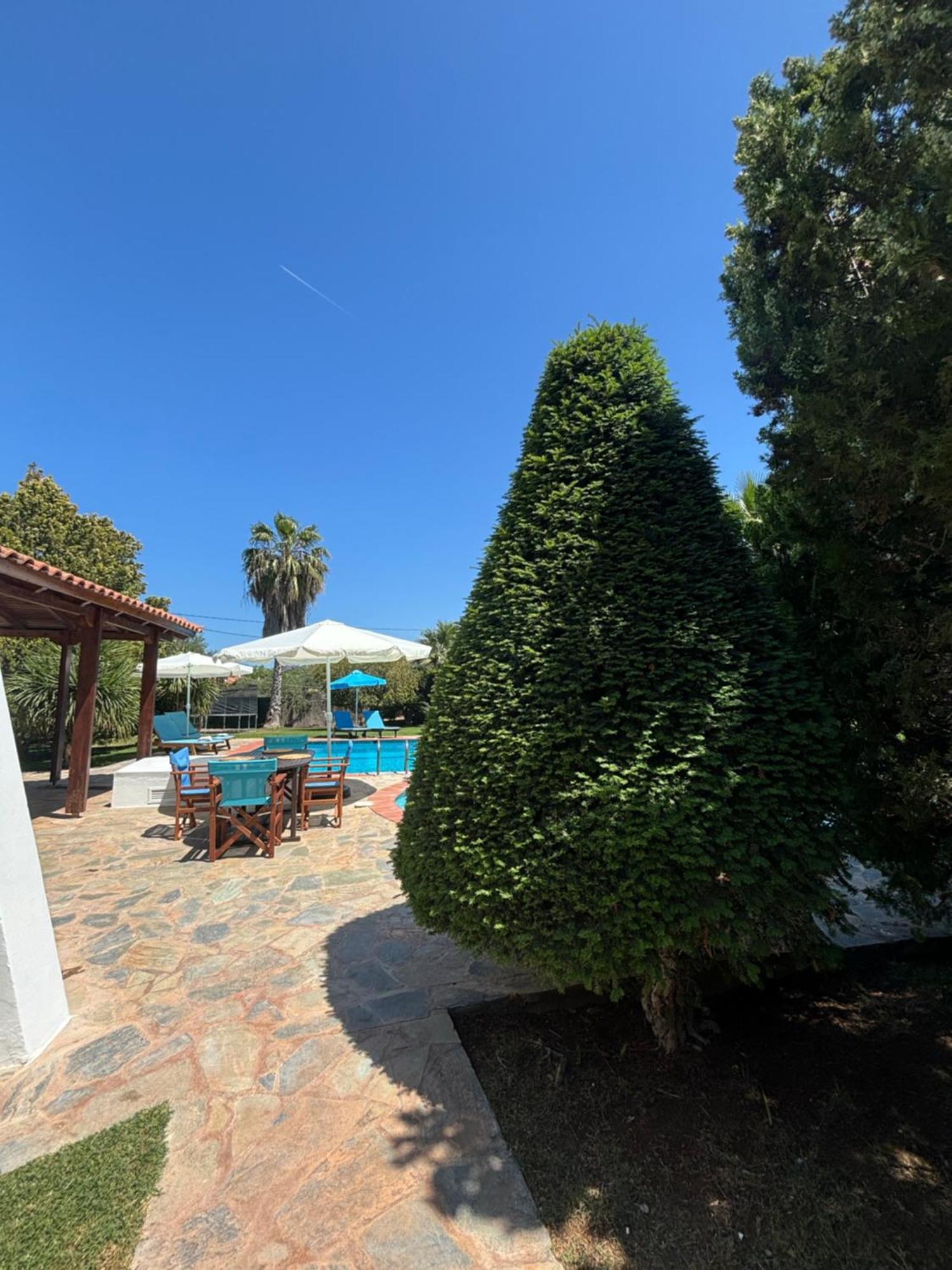 Country House With Pool And Big Garden 奥罗波斯 外观 照片