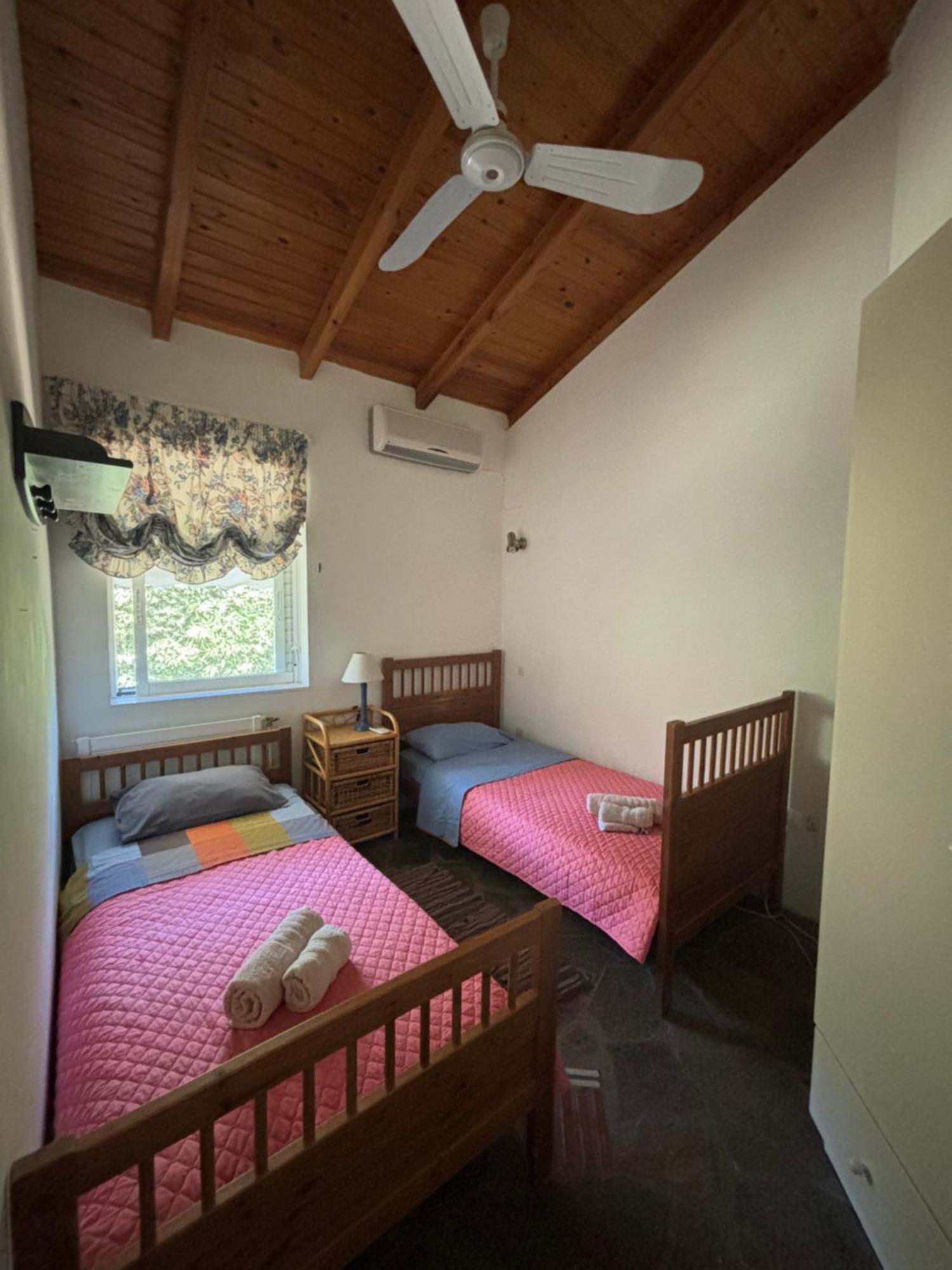 Country House With Pool And Big Garden 奥罗波斯 外观 照片