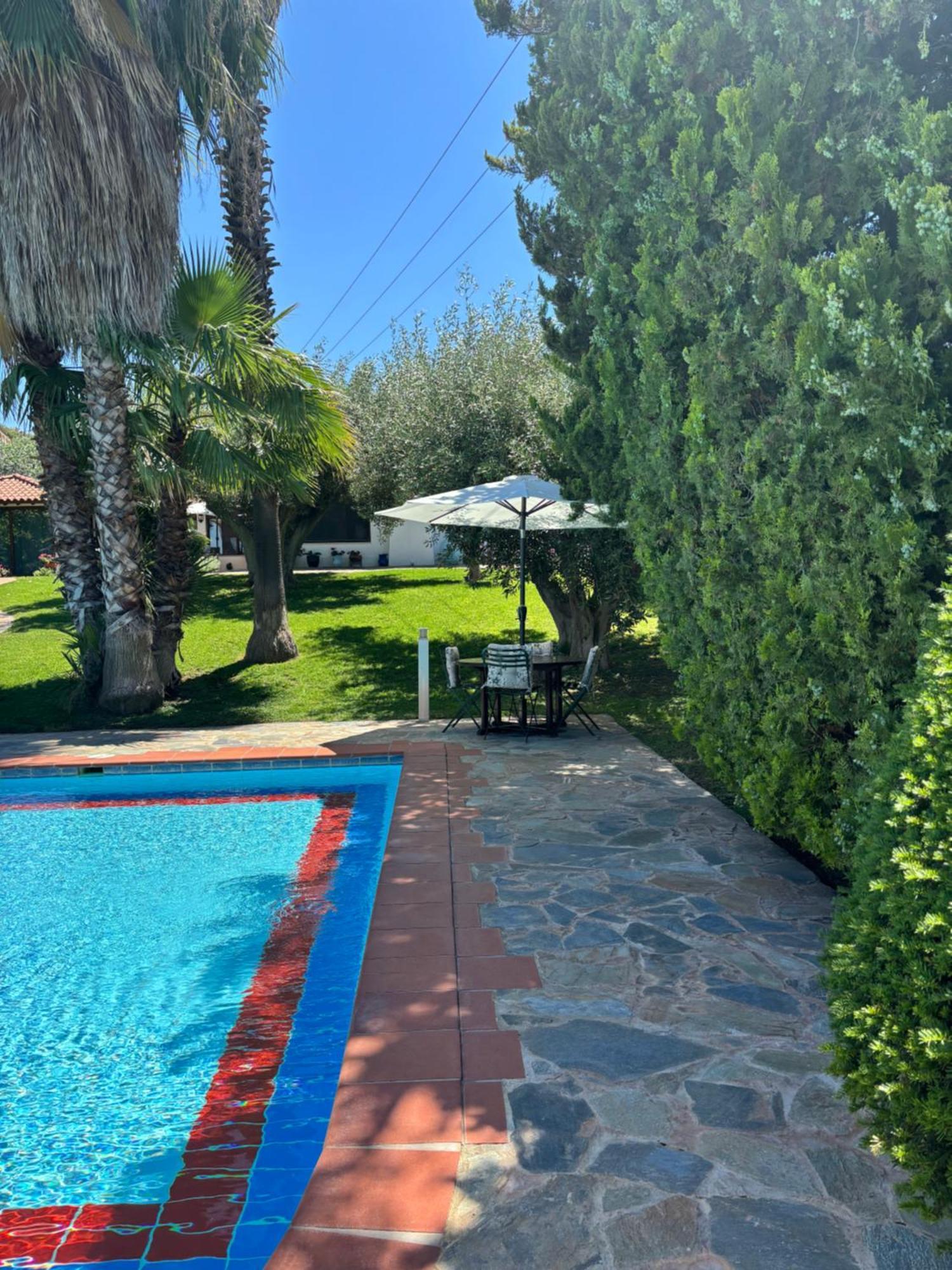 Country House With Pool And Big Garden 奥罗波斯 外观 照片
